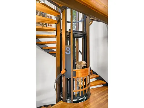 6432 SW Burlingame Place Portland OR 97239