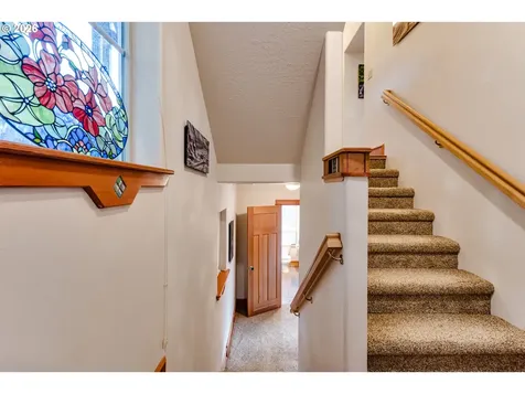 1660 Leatherwood Drive Eugene OR 97405