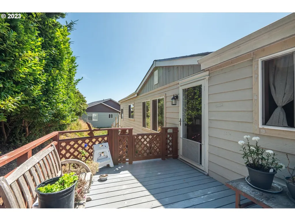 834 Zanna Place Coos Bay OR 97420