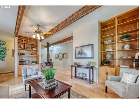 7346 Thurston Road Springfield OR 97478