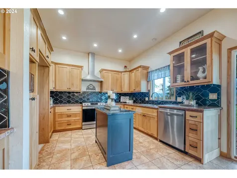 7346 Thurston Road Springfield OR 97478