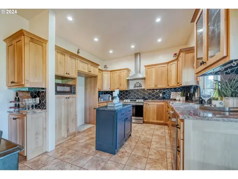 7346 Thurston Road Springfield OR 97478