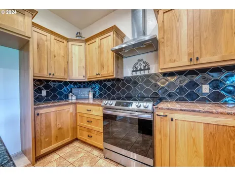 7346 Thurston Road Springfield OR 97478