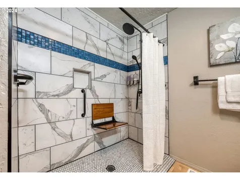 7346 Thurston Road Springfield OR 97478