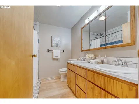 7346 Thurston Road Springfield OR 97478