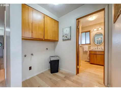 7346 Thurston Road Springfield OR 97478