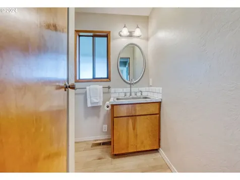 7346 Thurston Road Springfield OR 97478