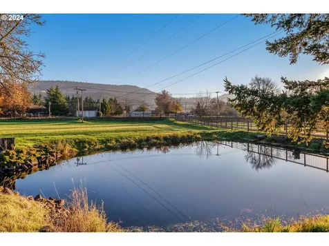 7346 Thurston Road Springfield OR 97478