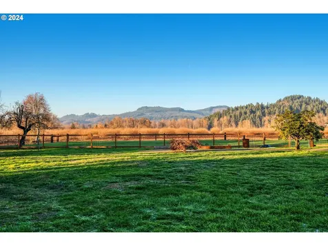 7346 Thurston Road Springfield OR 97478