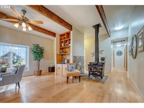 7346 Thurston Road Springfield OR 97478
