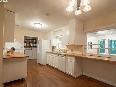 32635 Se Hurlburt Road Corbett OR 97019
