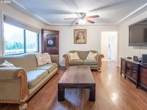 32635 Se Hurlburt Road Corbett OR 97019