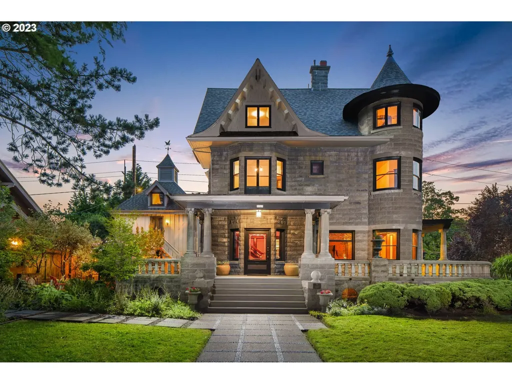 5125 Ne Garfield Avenue Portland OR 97211