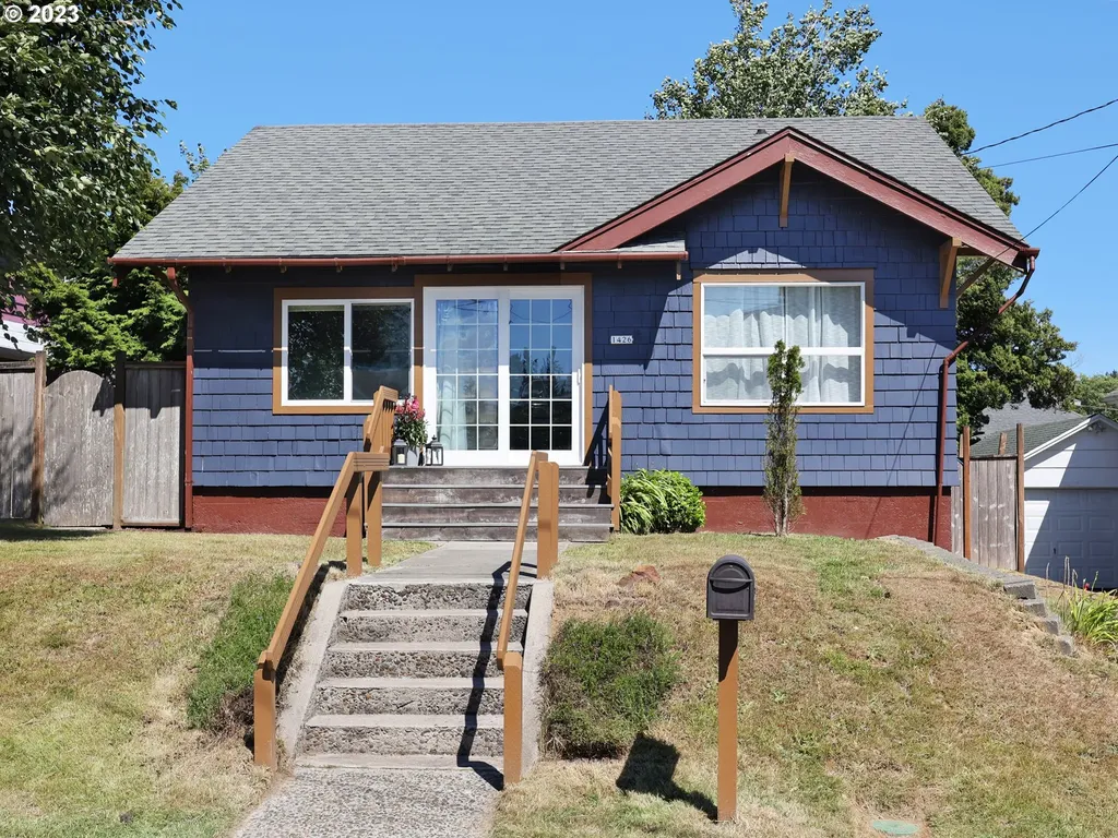 1426 8th Street Astoria OR 97103