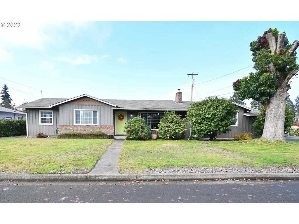 210 W Berdine Street Roseburg OR 97471