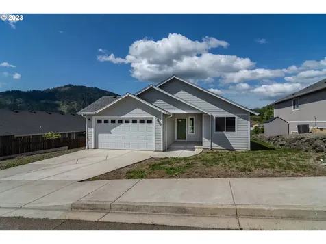 1231 Ne Ballard Court Myrtle Creek OR 97457