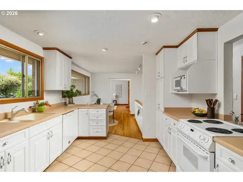10919 SE Mill Court Portland OR 97216
