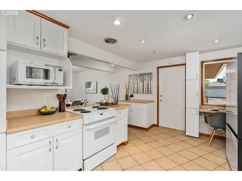 10919 SE Mill Court Portland OR 97216