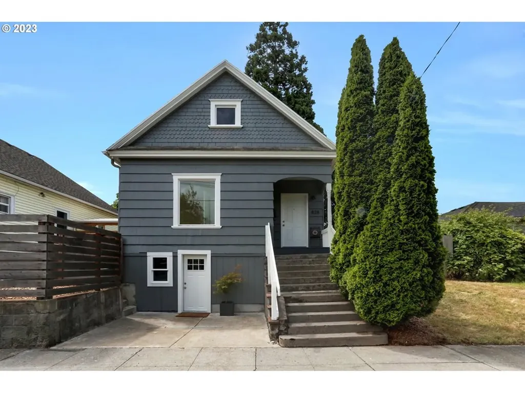 828 NE Sumner Street Portland OR 97211