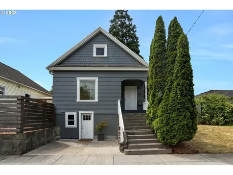 828 NE Sumner Street Portland OR 97211