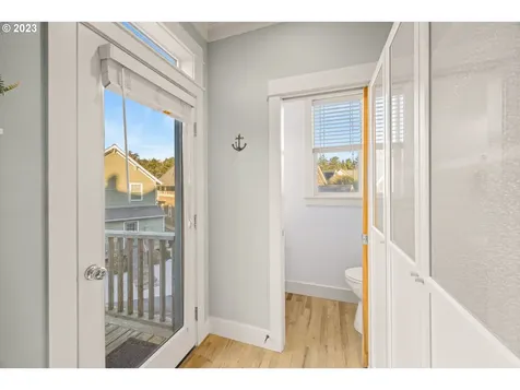 2798 Sw Anchor Avenue Lincoln City OR 97367