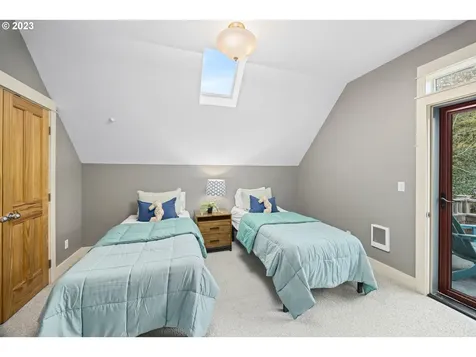 2798 Sw Anchor Avenue Lincoln City OR 97367
