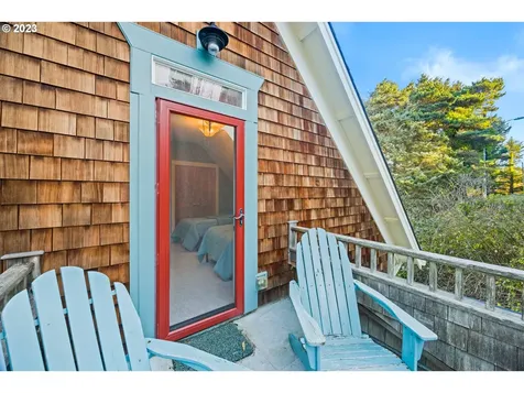 2798 Sw Anchor Avenue Lincoln City OR 97367