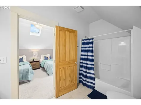 2798 Sw Anchor Avenue Lincoln City OR 97367