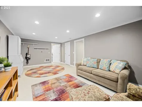 2798 Sw Anchor Avenue Lincoln City OR 97367