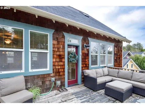 2798 Sw Anchor Avenue Lincoln City OR 97367