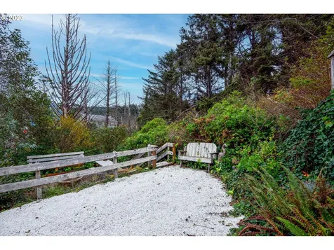 2798 Sw Anchor Avenue Lincoln City OR 97367