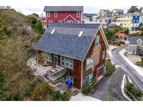 2798 Sw Anchor Avenue Lincoln City OR 97367