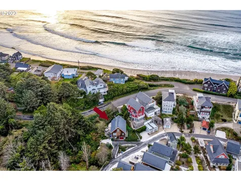 2798 Sw Anchor Avenue Lincoln City OR 97367