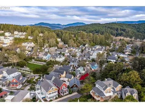 2798 Sw Anchor Avenue Lincoln City OR 97367