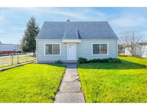 70 Nw Civil Bend Avenue Winston OR 97496
