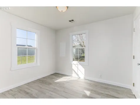 70 Nw Civil Bend Avenue Winston OR 97496