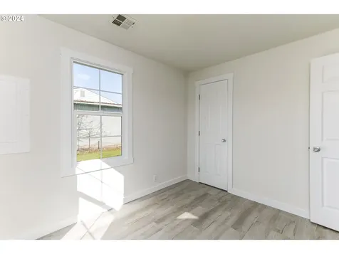 70 Nw Civil Bend Avenue Winston OR 97496