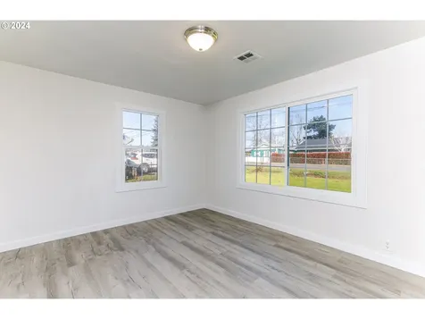70 Nw Civil Bend Avenue Winston OR 97496
