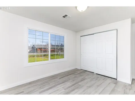 70 Nw Civil Bend Avenue Winston OR 97496