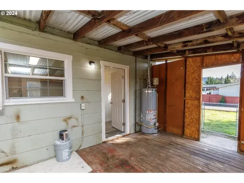 70 Nw Civil Bend Avenue Winston OR 97496