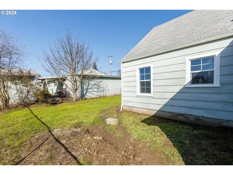 70 Nw Civil Bend Avenue Winston OR 97496