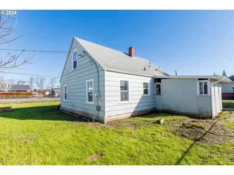 70 Nw Civil Bend Avenue Winston OR 97496