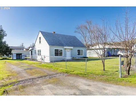 70 Nw Civil Bend Avenue Winston OR 97496