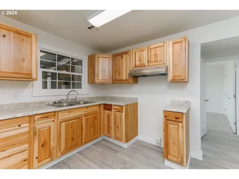 70 Nw Civil Bend Avenue Winston OR 97496
