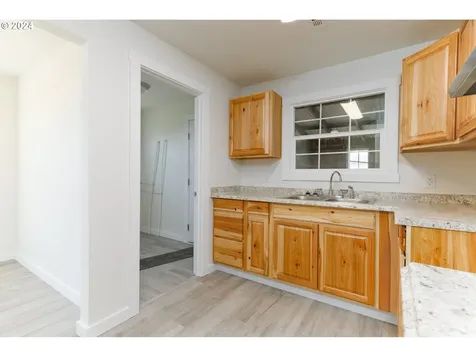 70 Nw Civil Bend Avenue Winston OR 97496