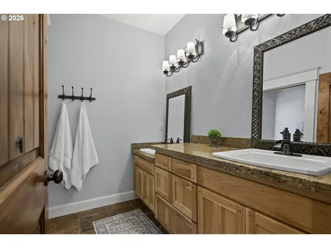 4912 NE Littlefield Drive La Center WA 98629