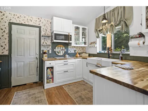 4912 NE Littlefield Drive La Center WA 98629