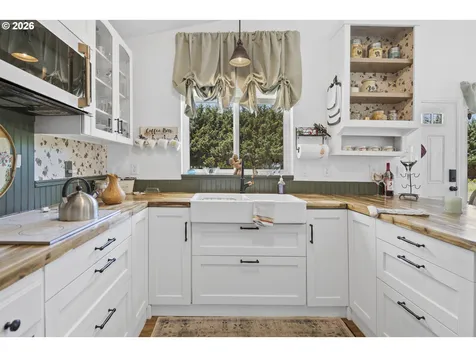 4912 NE Littlefield Drive La Center WA 98629