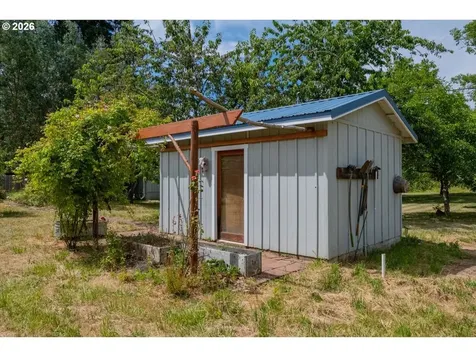 37625 Sunset Lane Brownsville OR 97327