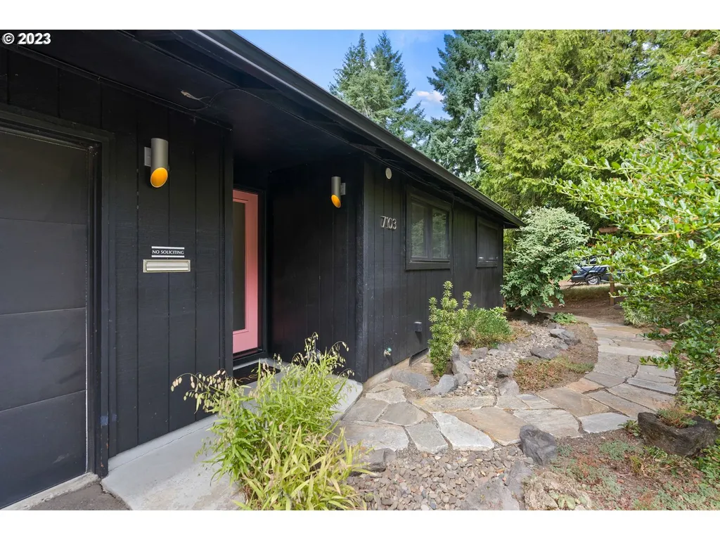 7103 Sw 35th Avenue Portland OR 97219